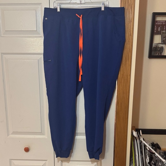 Figs Winning Blue Set - Picture 3 of 4